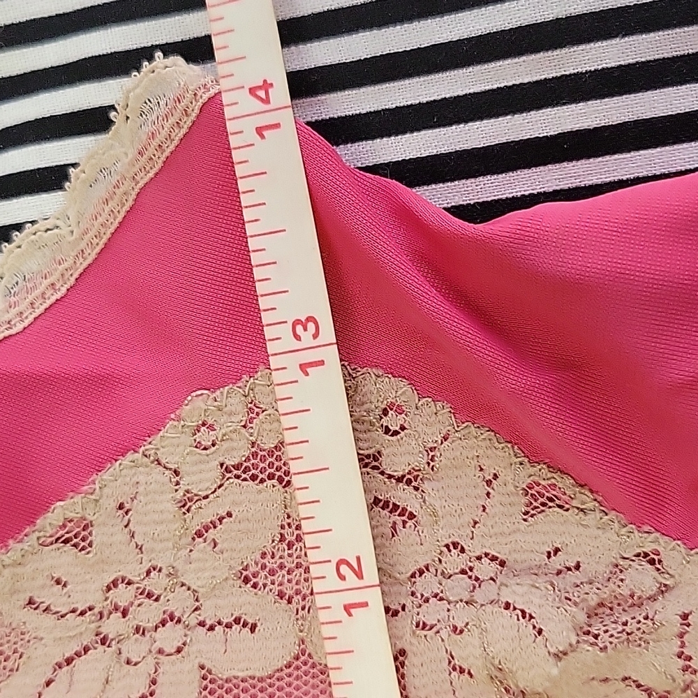 Vintage 1950s bright pink Glydon's of Hollywood Nightgown - Picture 6 of 6